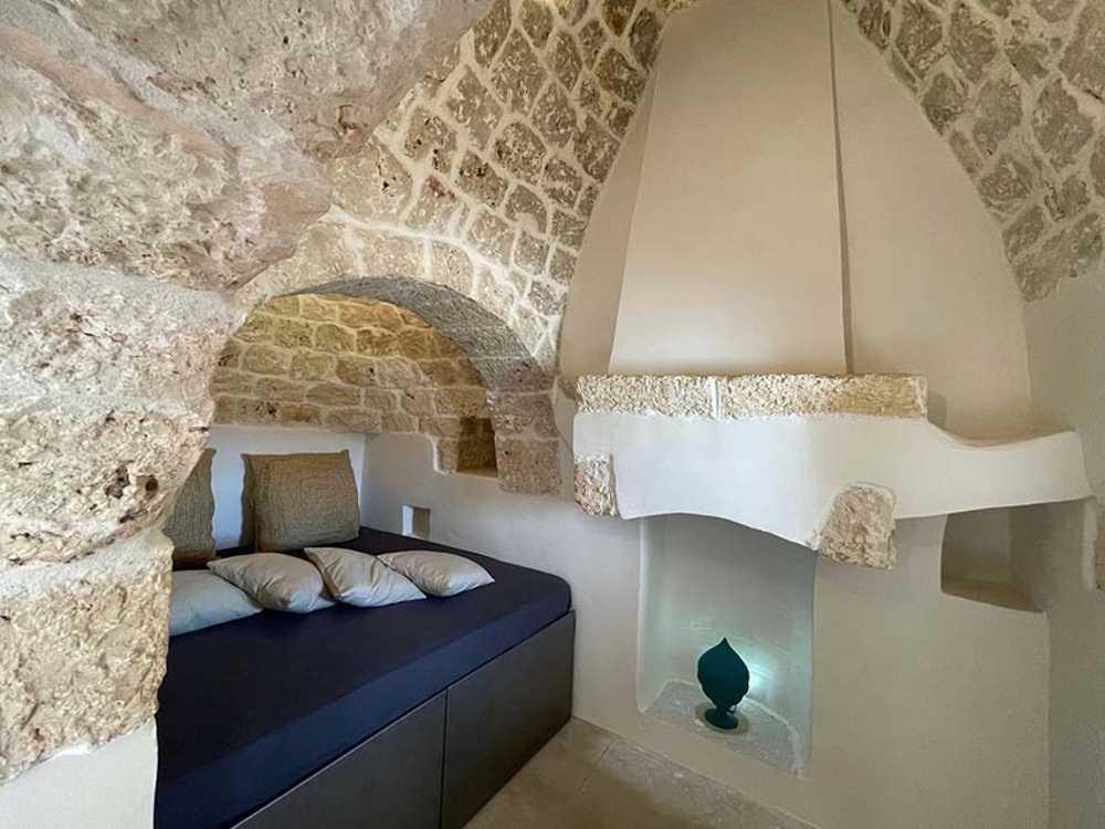 Glass Tree in Salento. Ancient atmosphere among lamie and trulli