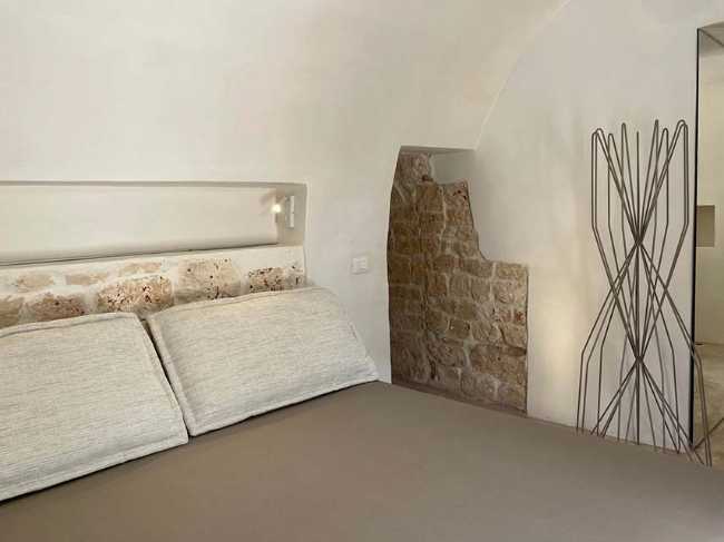 Glass Tree in Salento. Ancient atmosphere among lamie and trulli