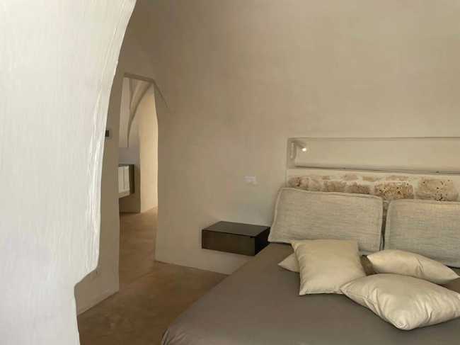 Glass Tree in Salento. Ancient atmosphere among lamie and trulli