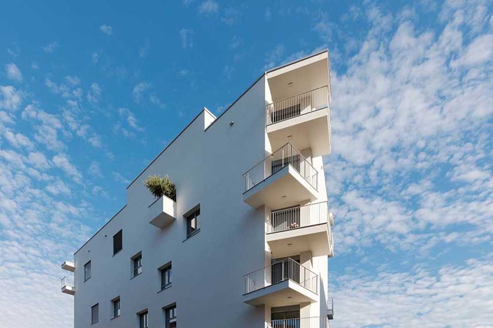 Sleek, dynamic, and jagged volume: the Mater Apartment Building