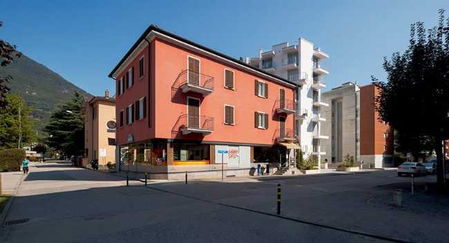 Sleek, dynamic, and jagged volume: the Mater Apartment Building