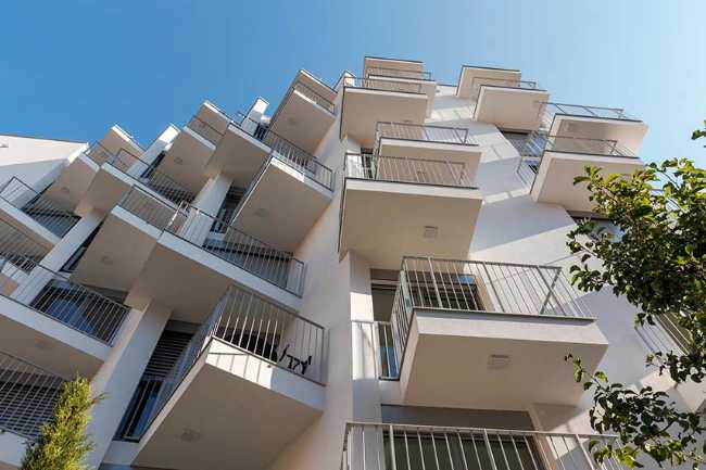 Sleek, dynamic, and jagged volume: the Mater Apartment Building