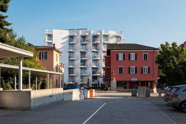 Sleek, dynamic, and jagged volume: the Mater Apartment Building