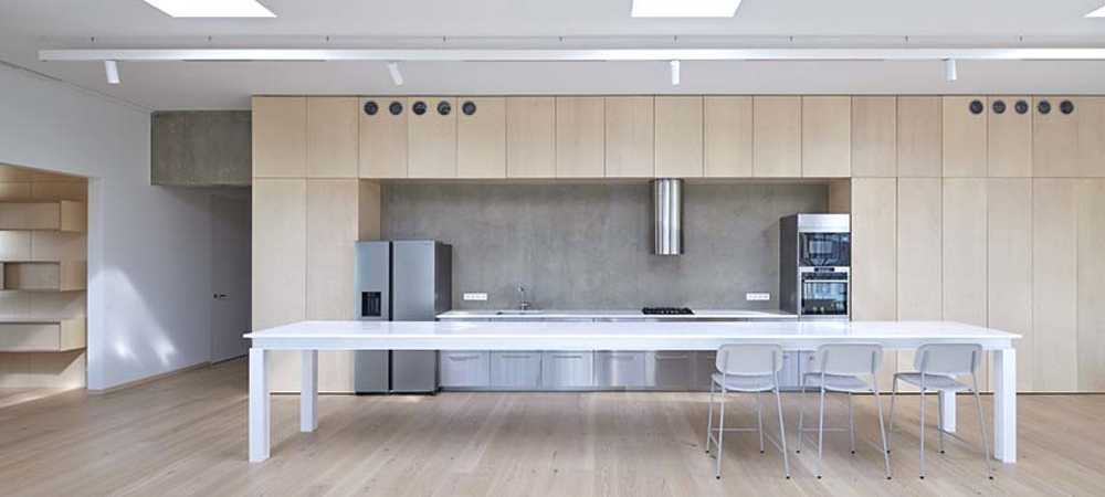 025 Concrete Home. Sinceridad del material y esencialidad de formas