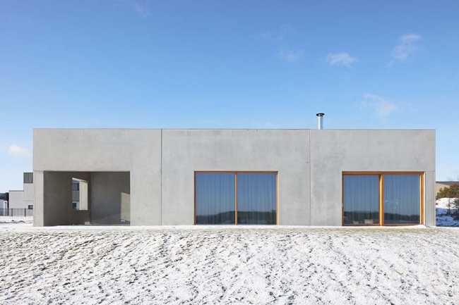 025 Concrete Home. Sinceridad del material y esencialidad de formas
