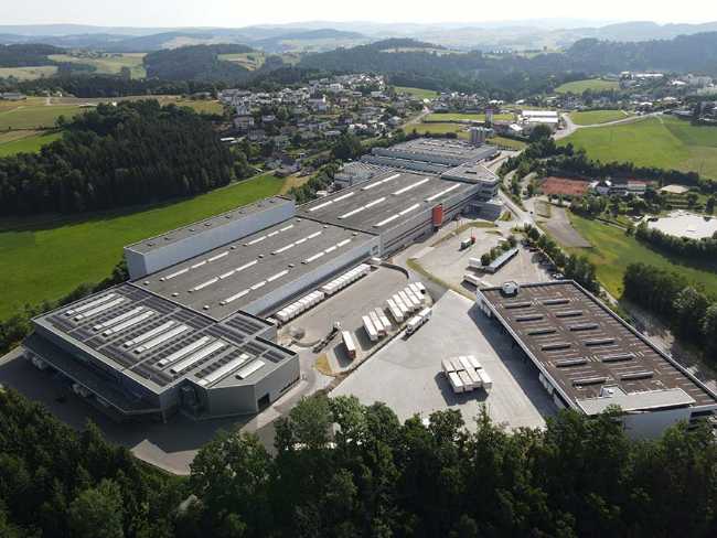 Internorm e il vetro Low-Carbon-iplus: innovazione per un futuro sostenibile