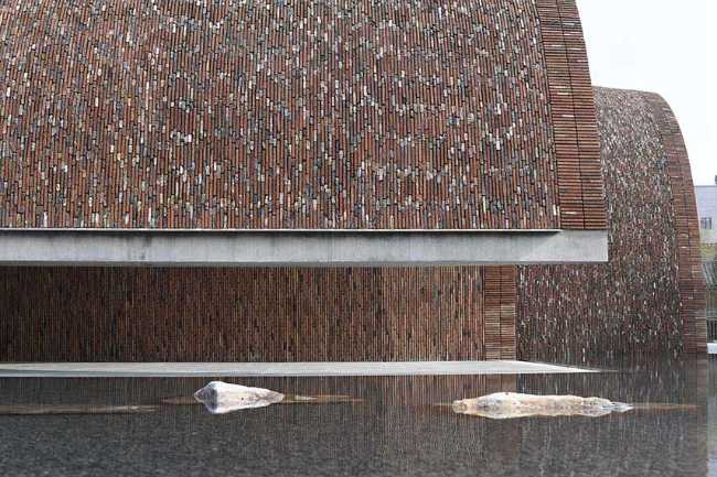 The arches of the Jingdezhen Imperial Kiln Museum evoke tradition