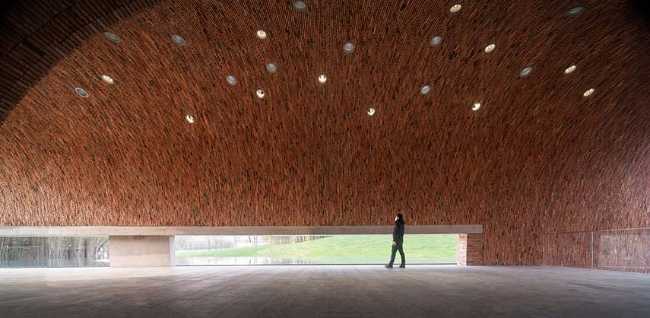 The arches of the Jingdezhen Imperial Kiln Museum evoke tradition