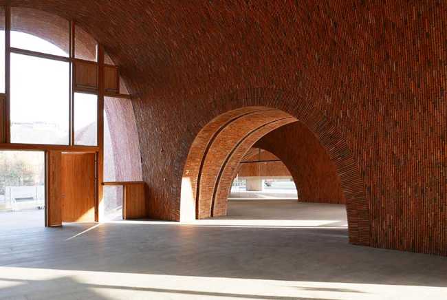 The arches of the Jingdezhen Imperial Kiln Museum evoke tradition