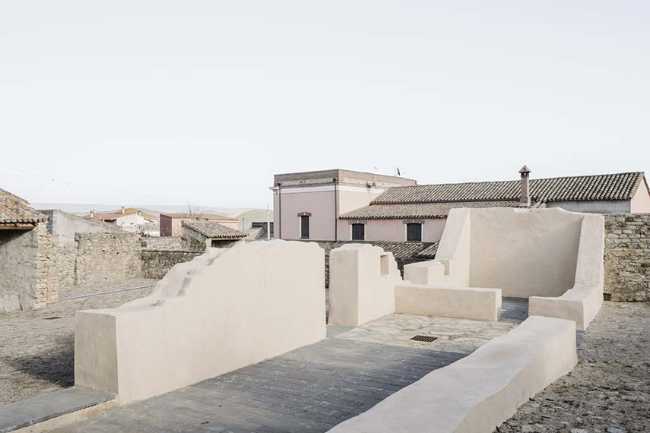 Valeur symbolique des ruines et régénération urbaine à Simala