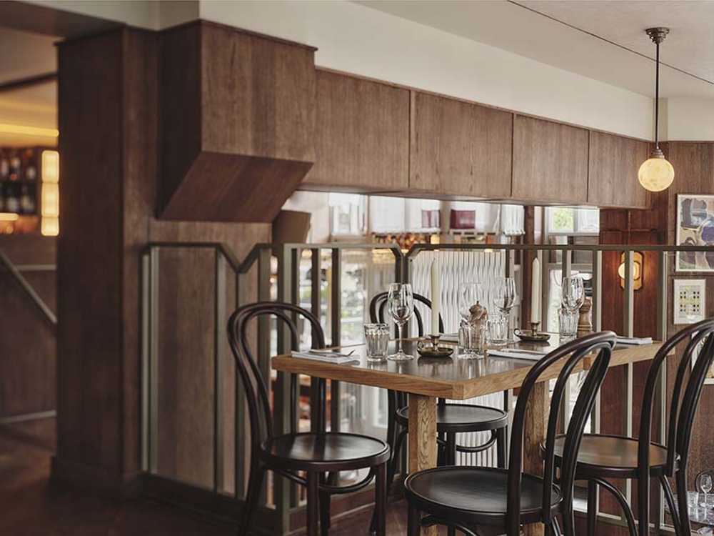 Bar Leo Goudvisch. A mirror of Amsterdam's cultural mosaic