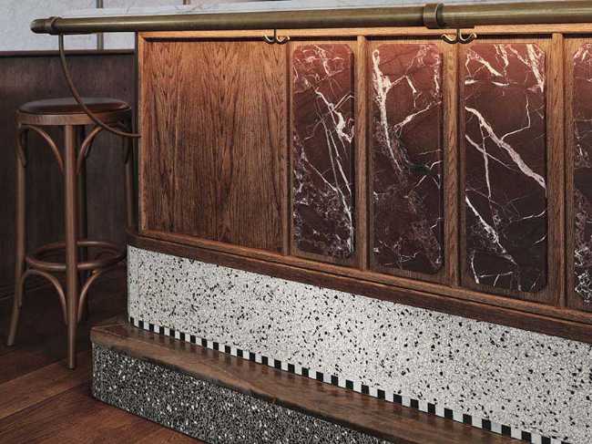 Bar Leo Goudvisch. A mirror of Amsterdam's cultural mosaic