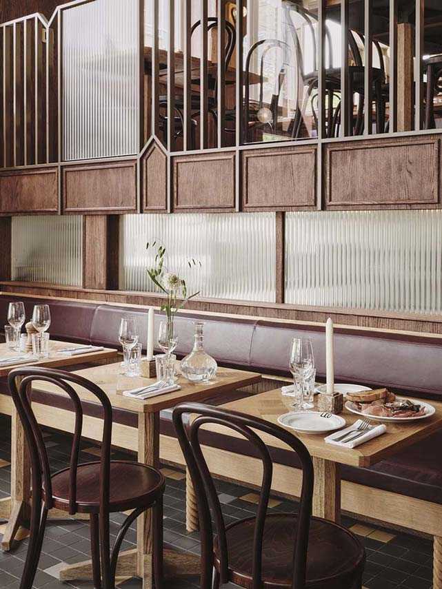 Bar Leo Goudvisch. A mirror of Amsterdam's cultural mosaic