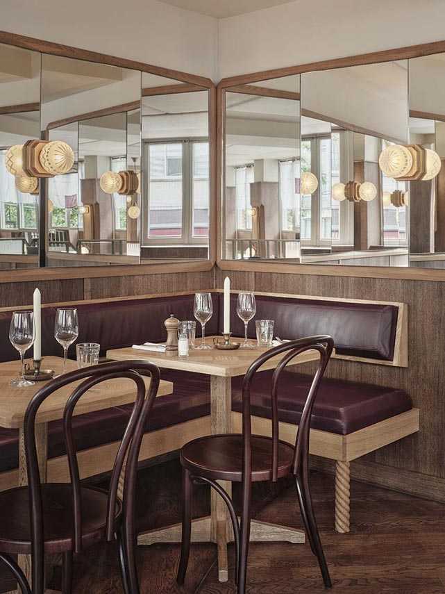 Bar Leo Goudvisch. A mirror of Amsterdam's cultural mosaic