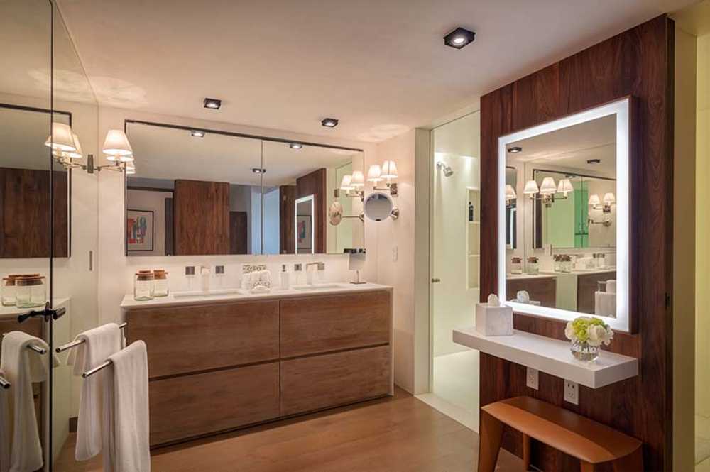 Design and light for an interior that interacts with the urban landscape