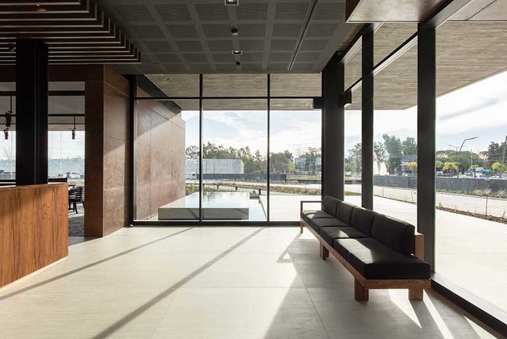 Kansas Restaurant: organic architecture between water and nature