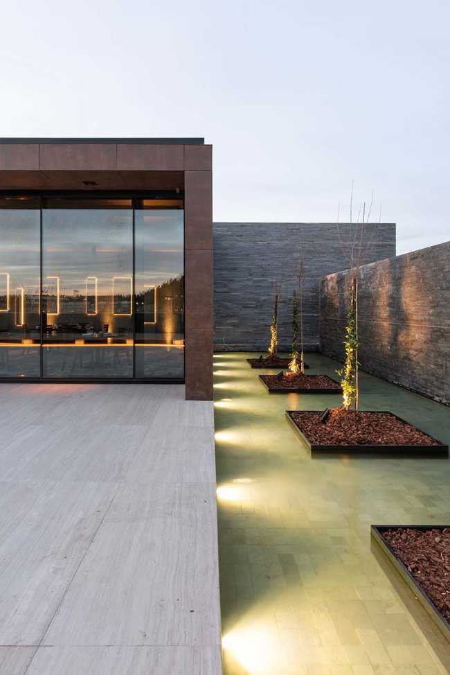 Kansas Restaurant: organic architecture between water and nature