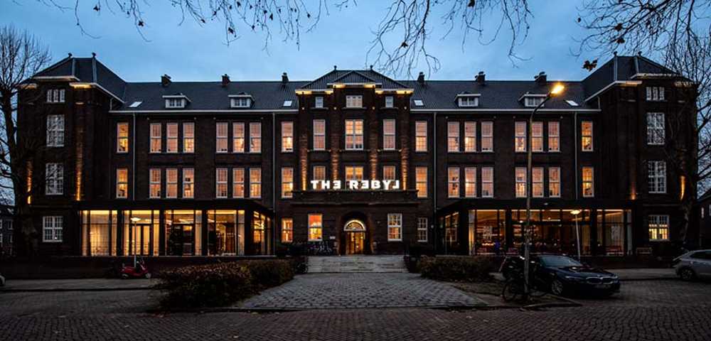 De escuela femenina a hotel moderno y rebelde. The Rebyl en Nijmegen