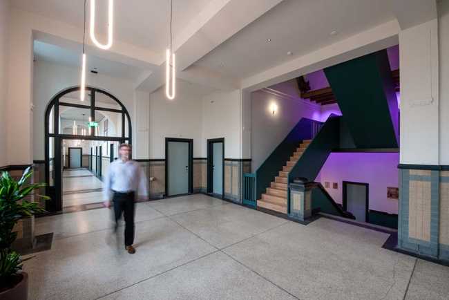 De escuela femenina a hotel moderno y rebelde. The Rebyl en Nijmegen