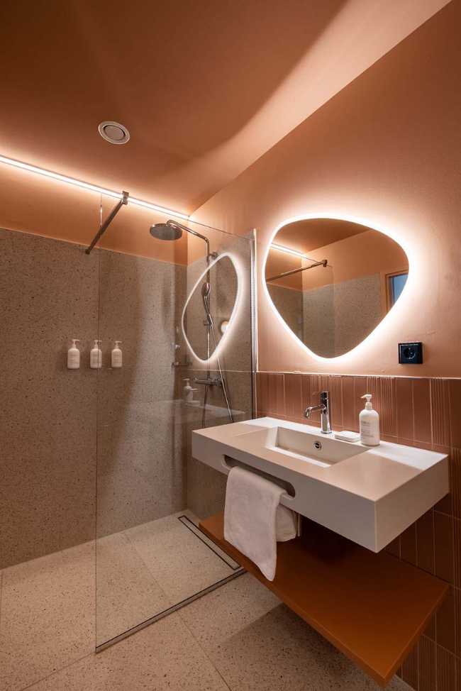 De escuela femenina a hotel moderno y rebelde. The Rebyl en Nijmegen