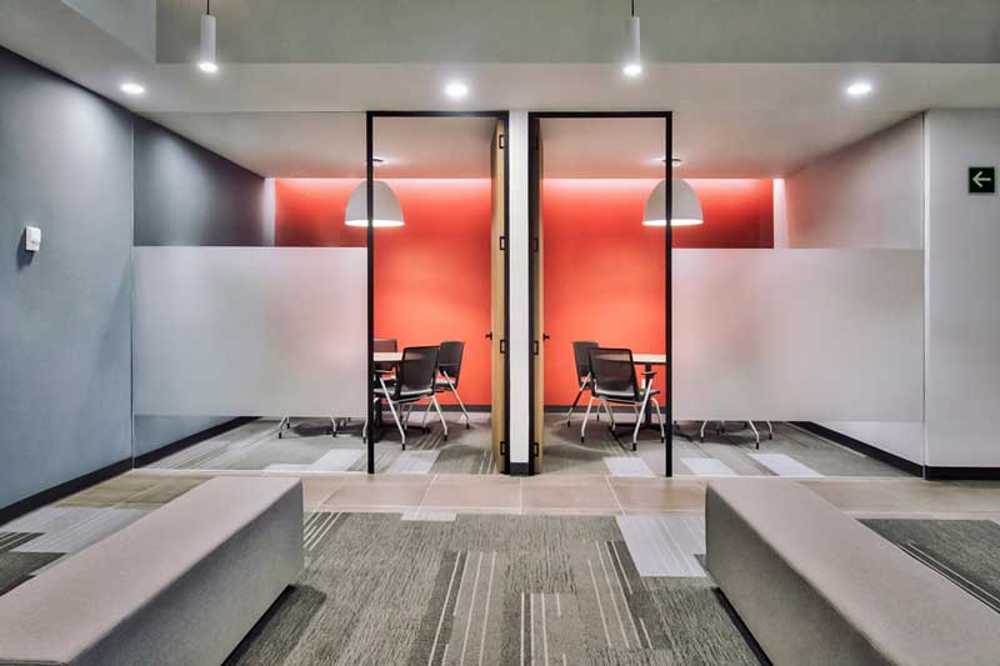 Luz y espacio en movimiento: la nueva cara de las oficinas CIE CREA.