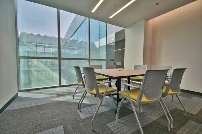 Luz y espacio en movimiento: la nueva cara de las oficinas CIE CREA.