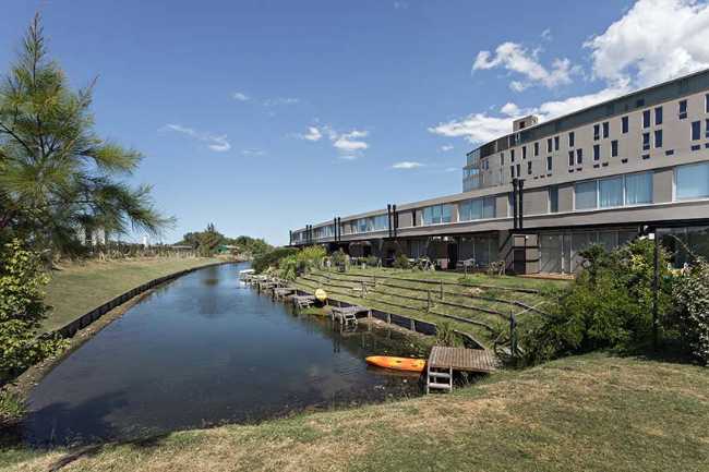 Complexe résidentiel La Mansa. L'architecture répond à l'environnement