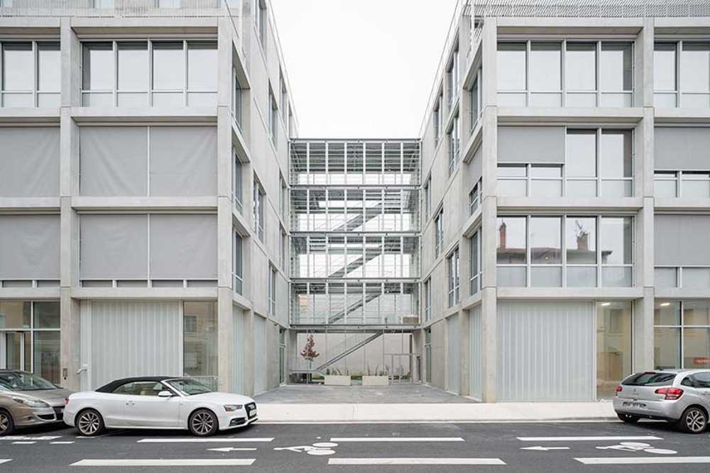 Célébrer l'histoire industrielle avec chaque détail du bâtiment M45