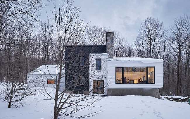 No demoler, sino revitalizar: el chalet Ash Tree House en Quebec