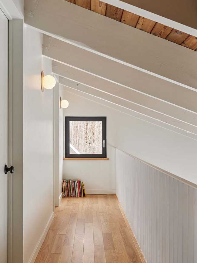 Non demolire ma rivitalizzare: lo chalet Ash Tree House nel Quebec