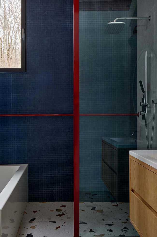 Non demolire ma rivitalizzare: lo chalet Ash Tree House nel Quebec