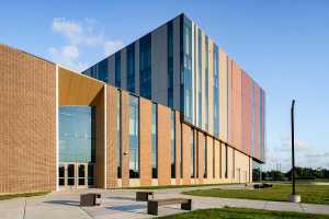 Neal Math & Science Academy un faro para la comunidad de Chicago Norte