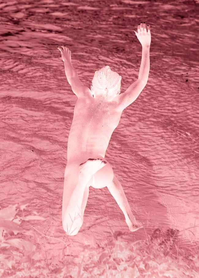 This Body Made of Stardust: le corps fragile et puissant de Viviane Sassen