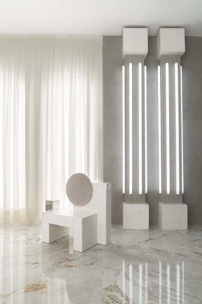 Ceramiche surrealiste e atemporali. Sguardo al futuro dal passato