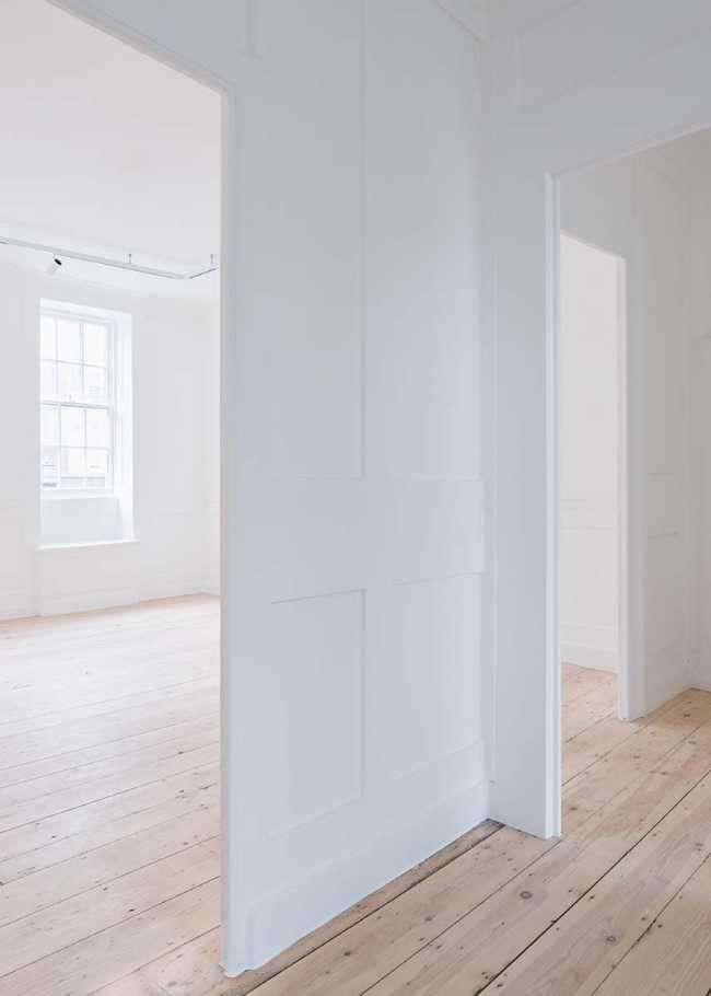 Restauración de la antigua The Clerk's House para la galería de arte Emalin