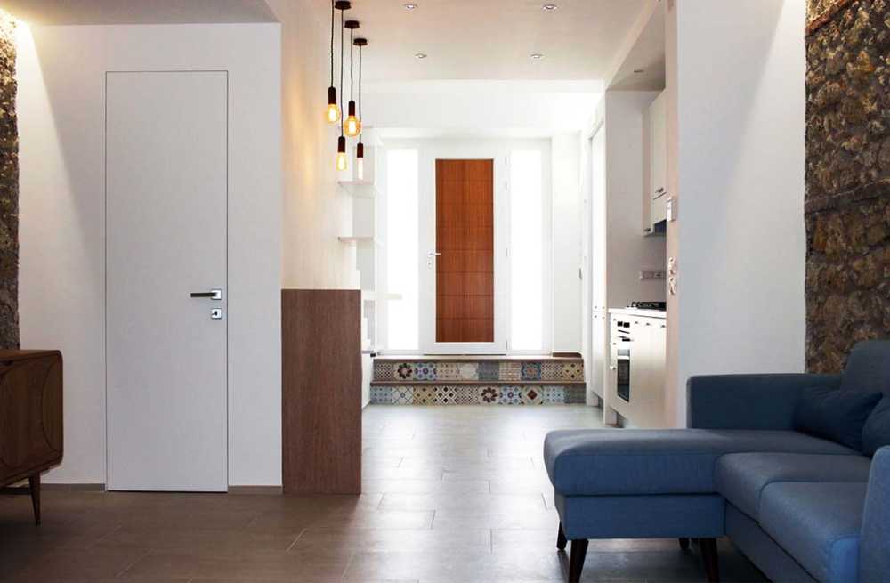New contemporary interiors and consolidation of the ancient: Casa SAVY