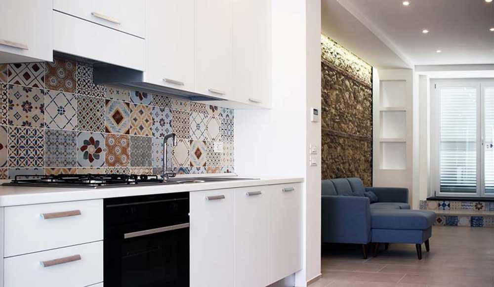 Nuevos interiores contemporáneos y consolidación de lo antiguo: Casa SAVY