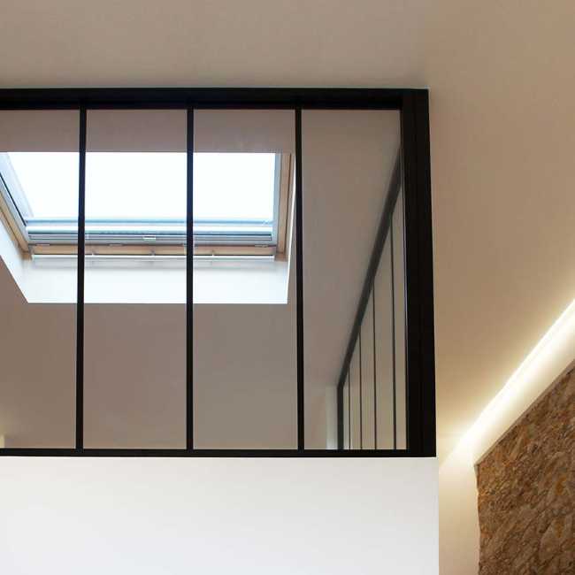 Nuevos interiores contemporáneos y consolidación de lo antiguo: Casa SAVY