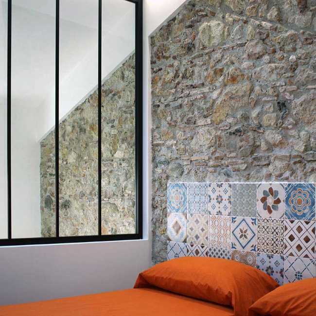 Nuevos interiores contemporáneos y consolidación de lo antiguo: Casa SAVY