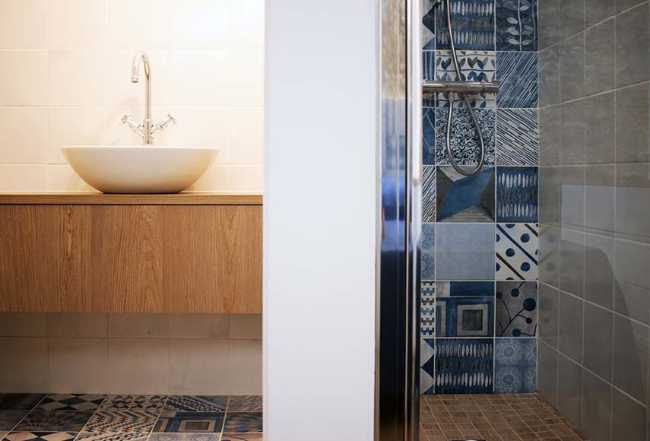 Nuevos interiores contemporáneos y consolidación de lo antiguo: Casa SAVY