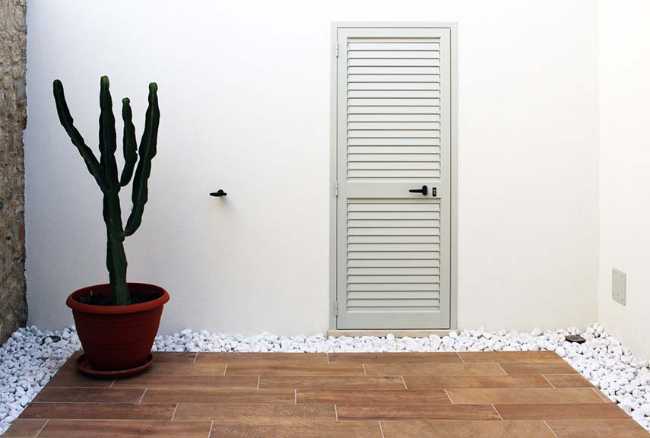 Nuevos interiores contemporáneos y consolidación de lo antiguo: Casa SAVY