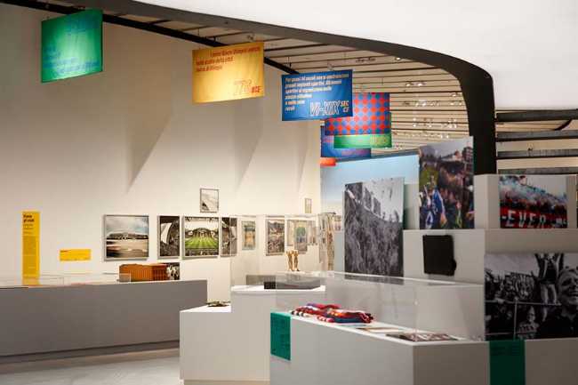 Stades. Architecture et mythe : quand le sport devient récit collectif.