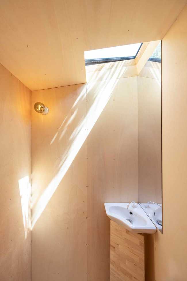 Minimal, smart, and sustainable: the concept of the nomadic architecture Tiny house Yurt