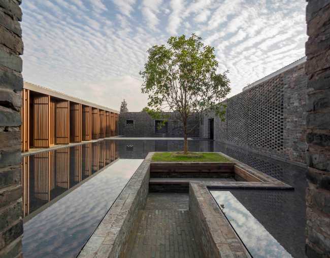 The Brick Wall | Tsingpu Yangzhou Retreat: hotel boutique