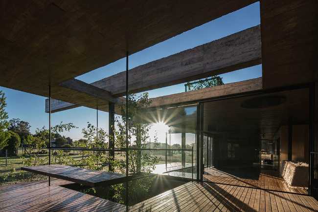 Una casa, un gesto: vivir bajo una única estructura.