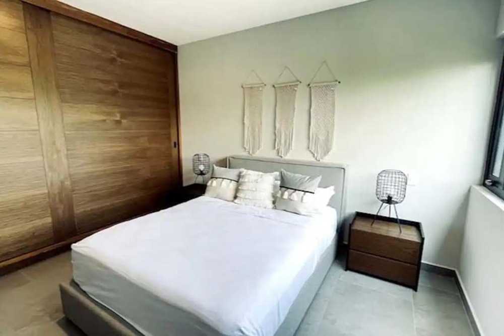 Spazi speculari tra luce e natura a Puerto Cancún