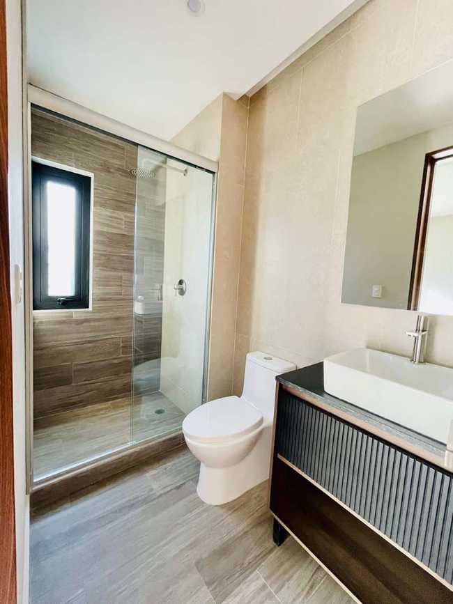 Spazi speculari tra luce e natura a Puerto Cancún