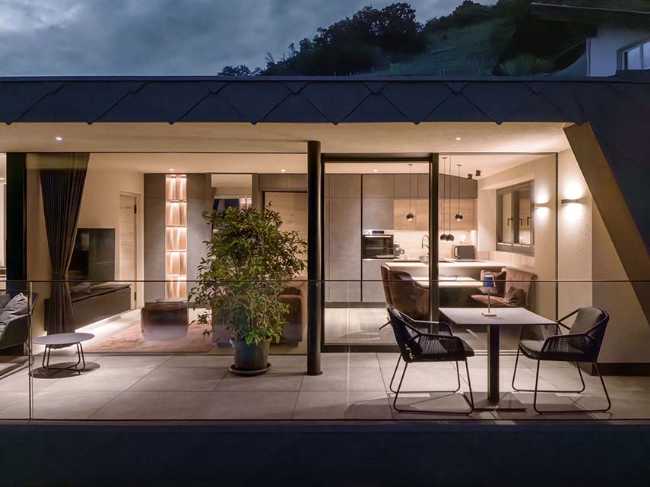 Panoramas alpins et lignes contemporaines