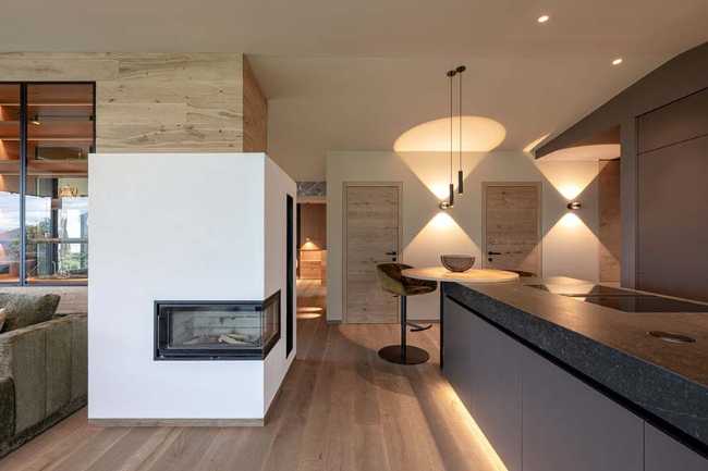 Panoramas alpins et lignes contemporaines