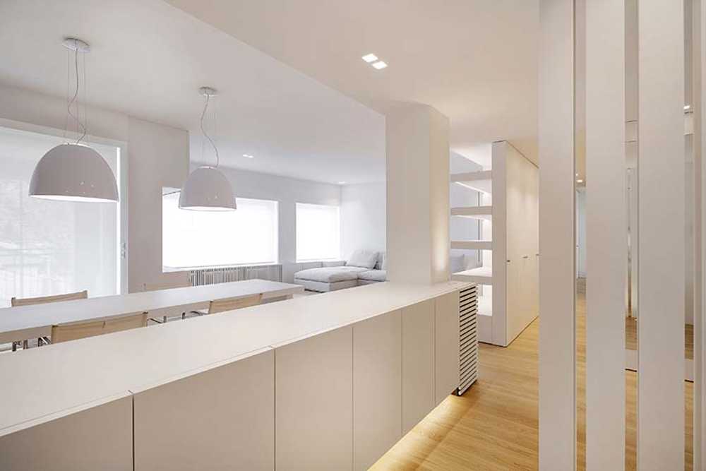 Blanc sublime et continuité spatiale: appartement Galleria Cavour